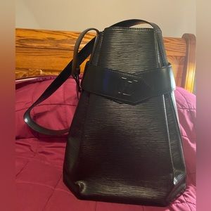 Authentic LOUIS VUITTON 90S BLACK EPI SAC D'EPAULE TWIST BUCKET BAG